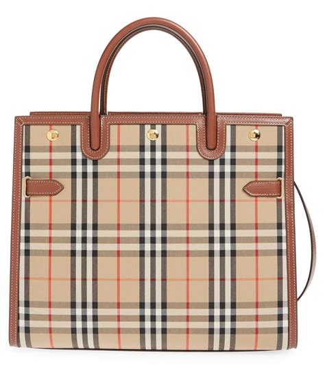 maleta burberry|Burberry tote bag.